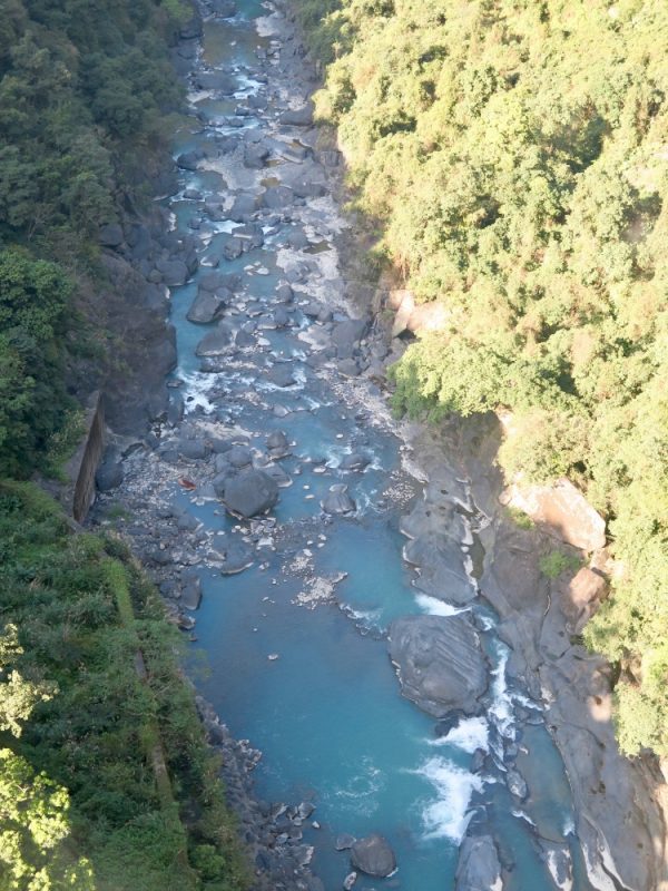 An aerial view of Nanshi River from the Wulai cable car